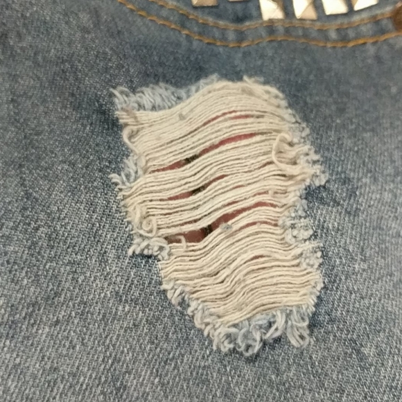 Ardene studded jean shorts - Picture 4 of 4